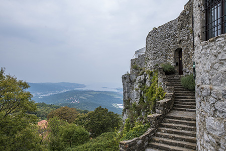 2. Z družino do grada Socerb in Sočerge