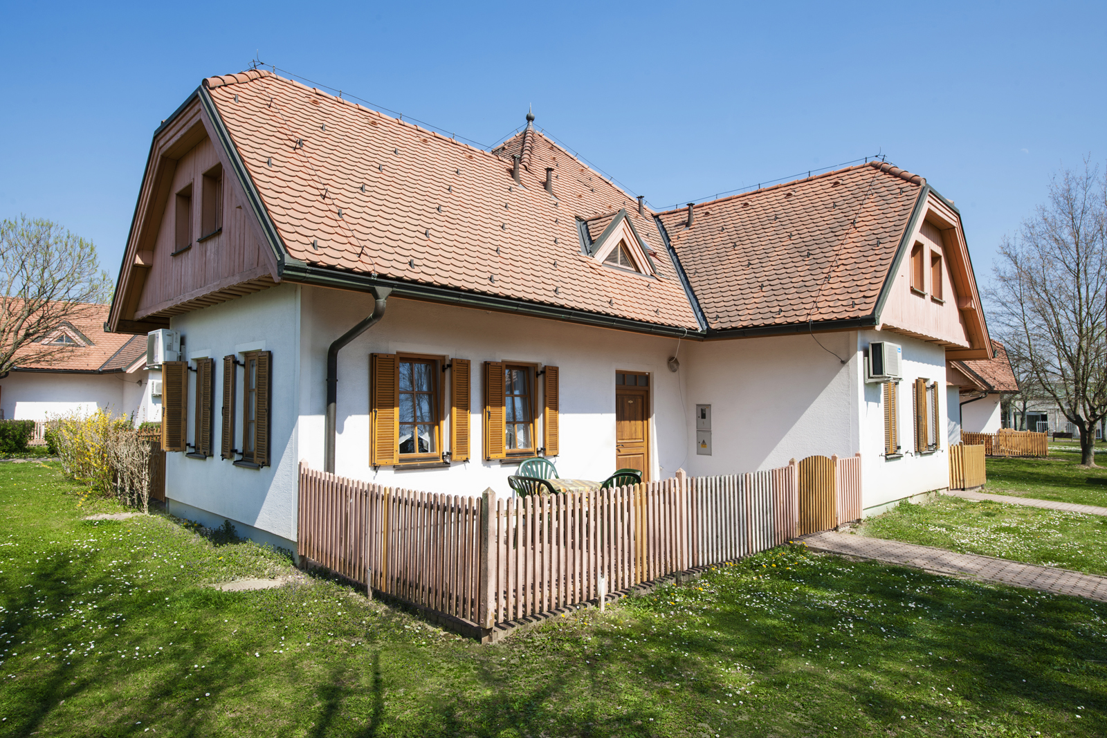 Apartmajsko naselje Prekmurska vas – Terme 3000 – Moravske Toplice