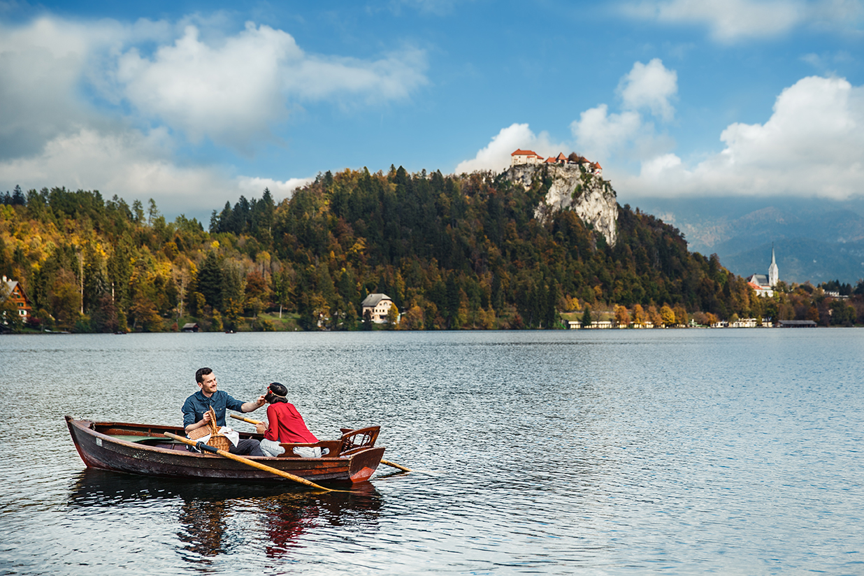   Il castello di Bled domina il paesaggio (Hostelling International)